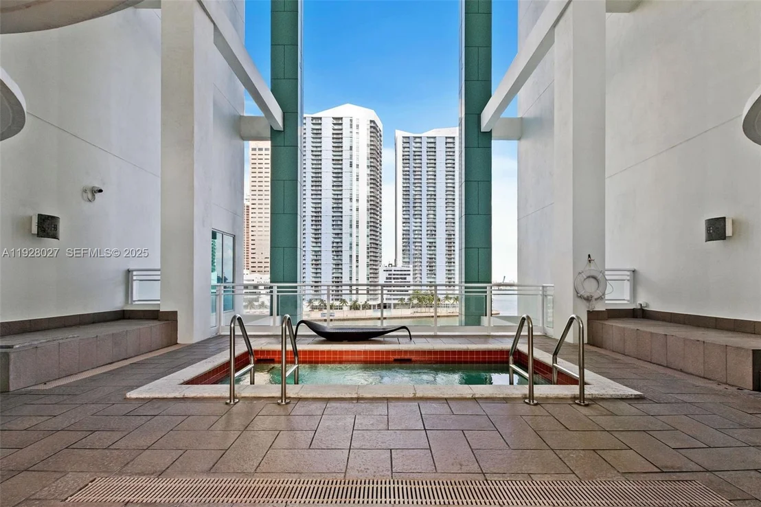 Photo of Unit 2002 at 900 Brickell Key Blvd
