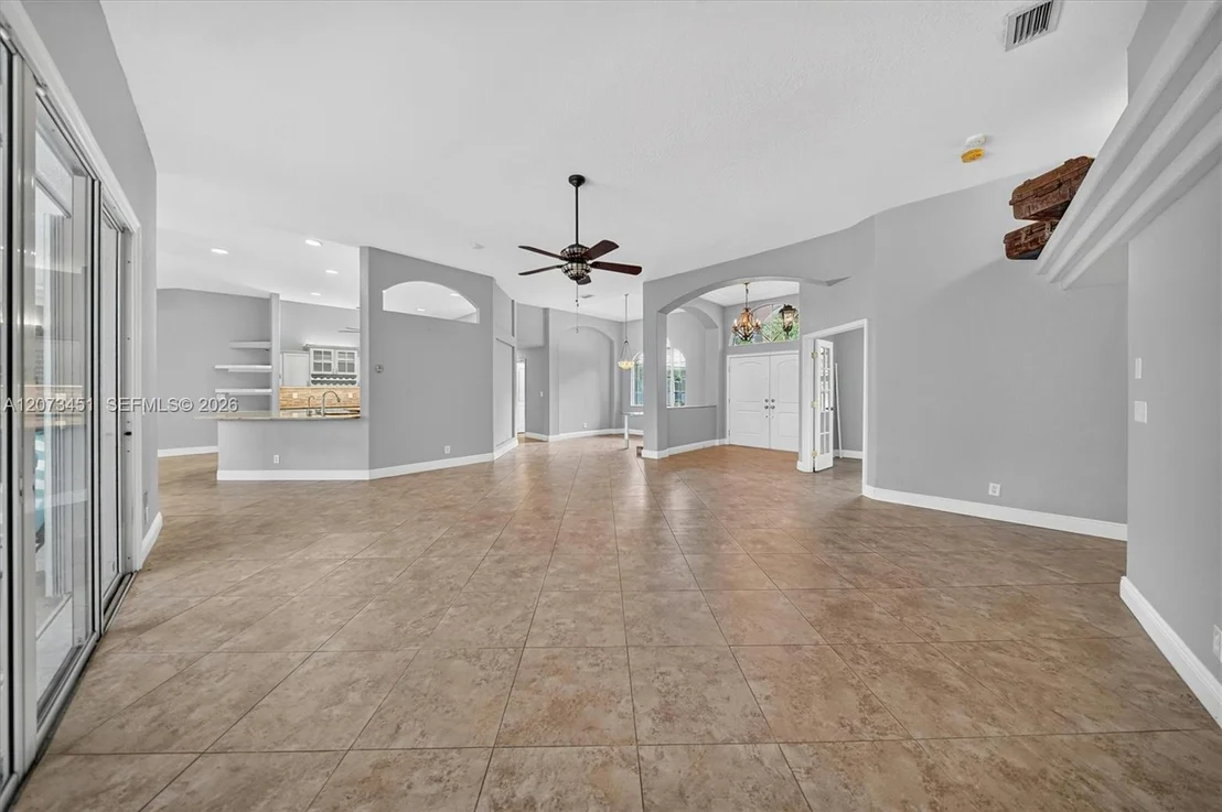 Photo of 1215 Stallion Dr