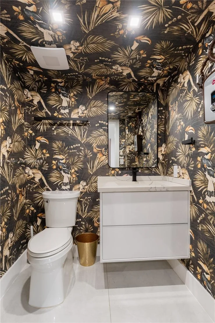 Photo of 5601 N Ocean Dr