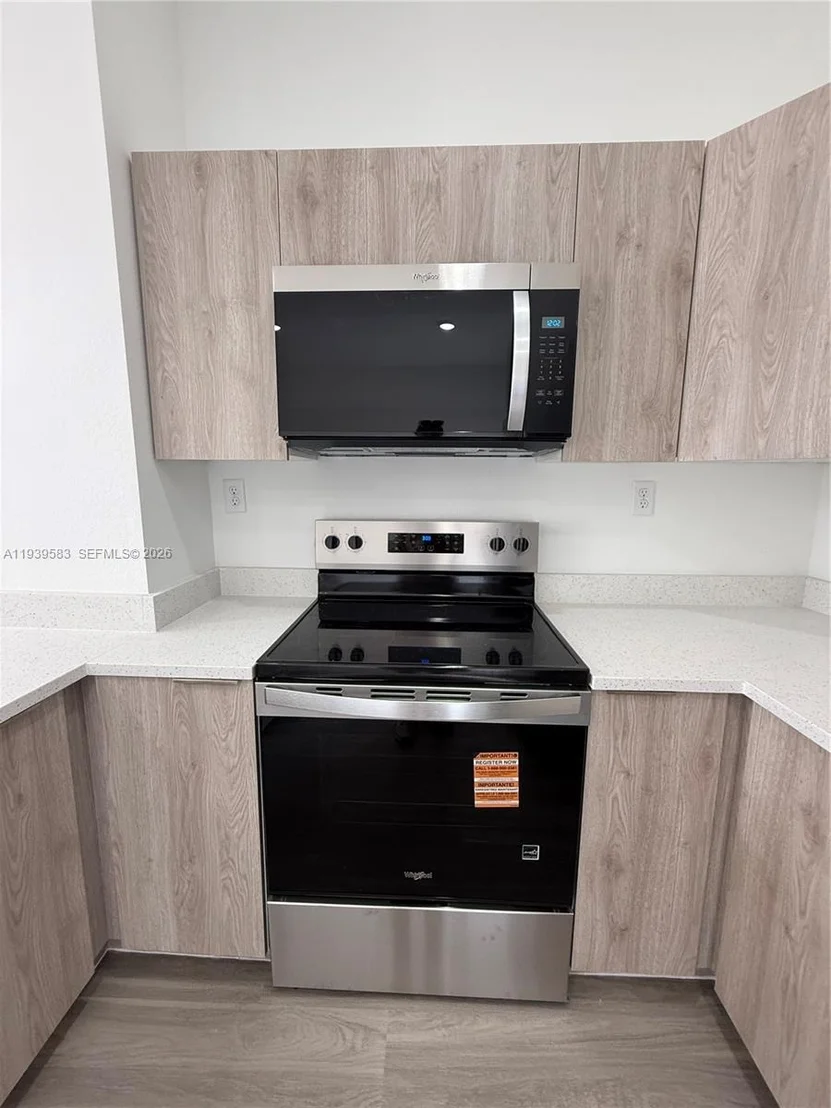 Photo of 1048 Jay Ct