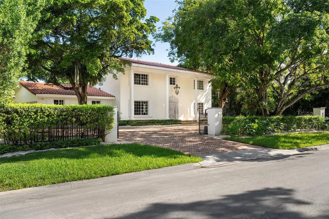 Photo of 575 Bay Point Rd