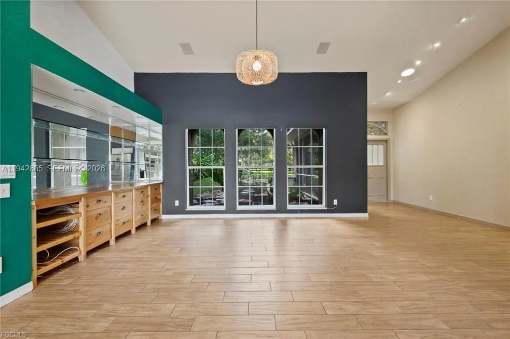 Photo of 1981 Carbonata Drive