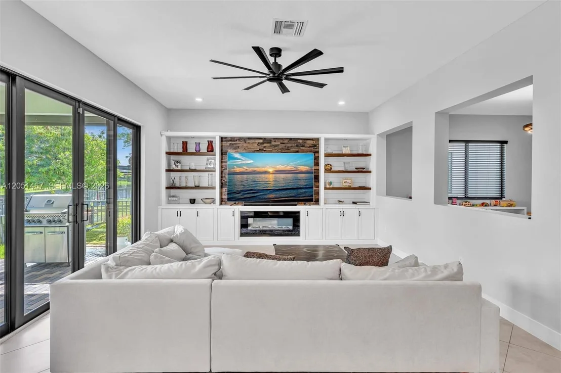 Photo of 10855 Pacifica Way