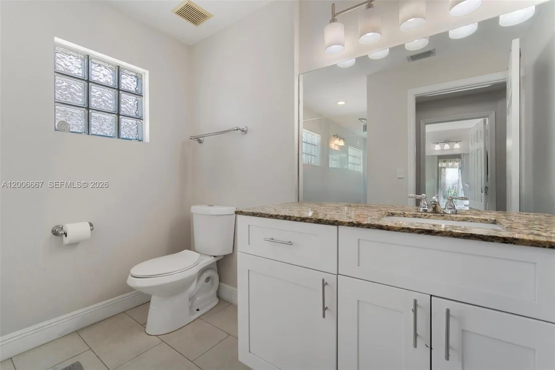 Photo of 1225 Rosegate Blvd