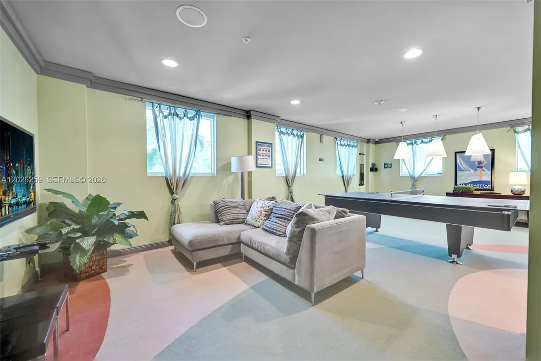 Photo of Unit 821 at 9201 Collins Ave