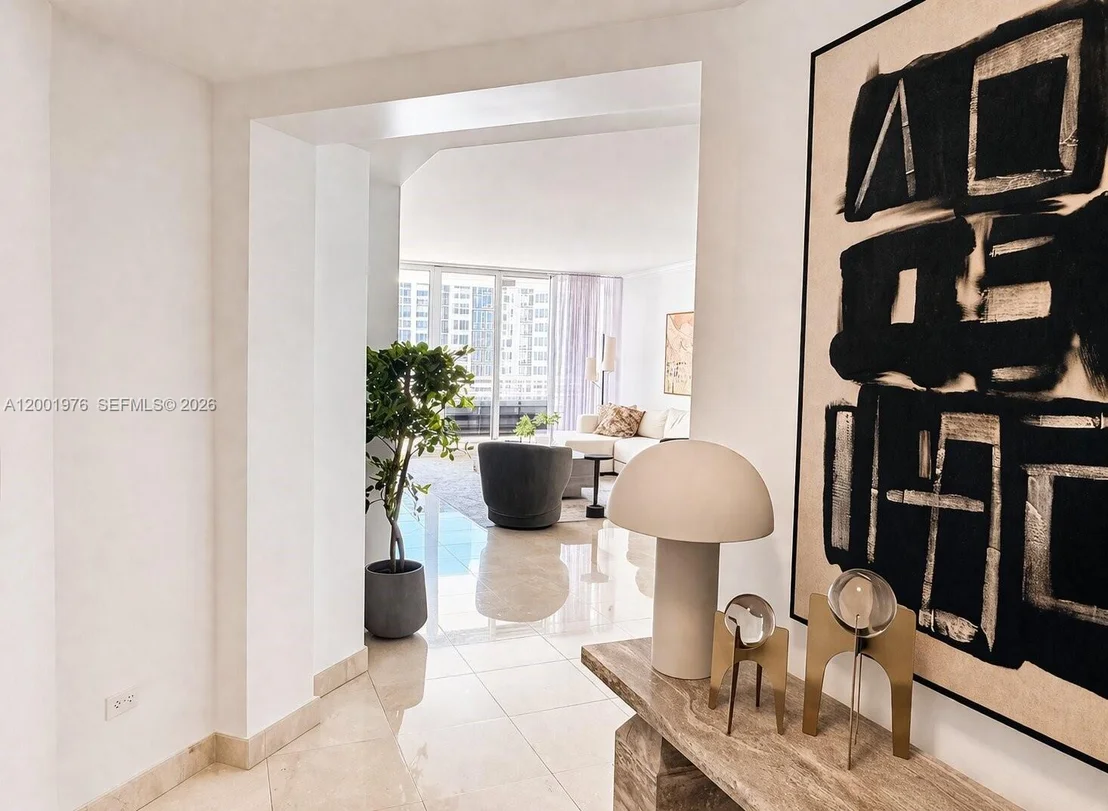 Photo of Unit 905 at 848 Brickell Key Dr