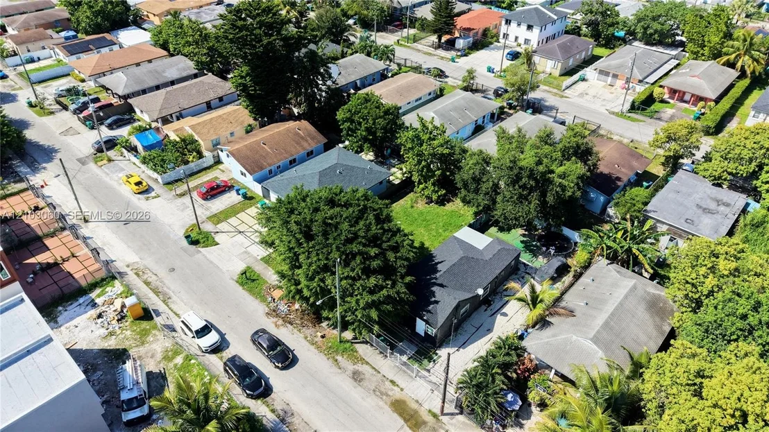 Photo of 1825 NW 68TH TER