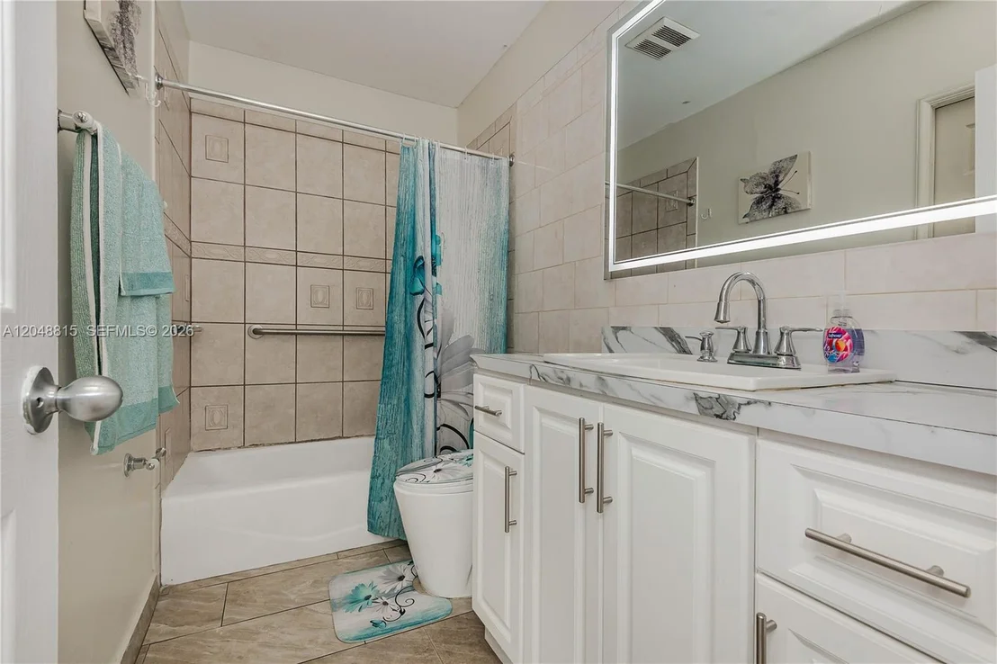 Photo of 750 NE 4th Pl