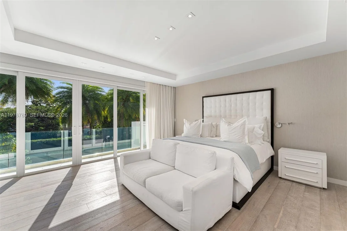 Photo of 741 Harbor Dr