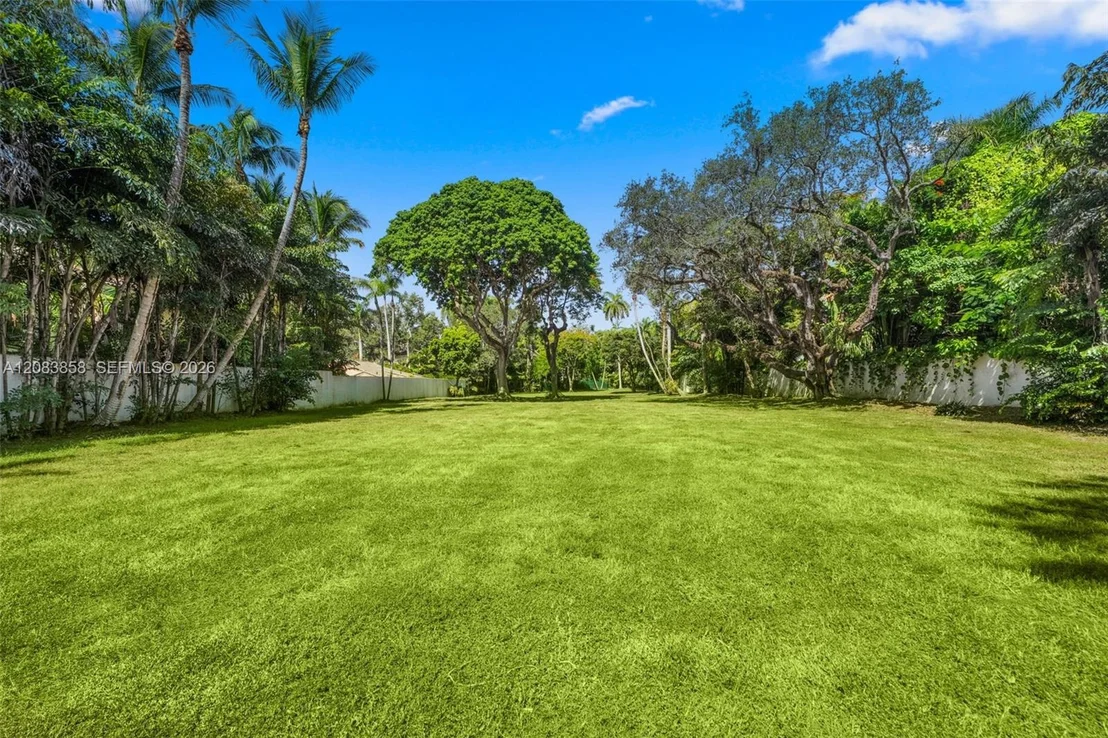 Photo of 3940 Douglas Rd