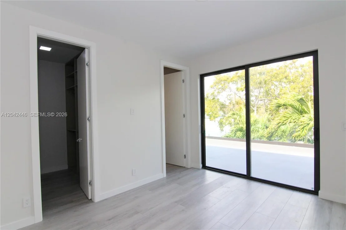 Photo of 3540 Oak Ave