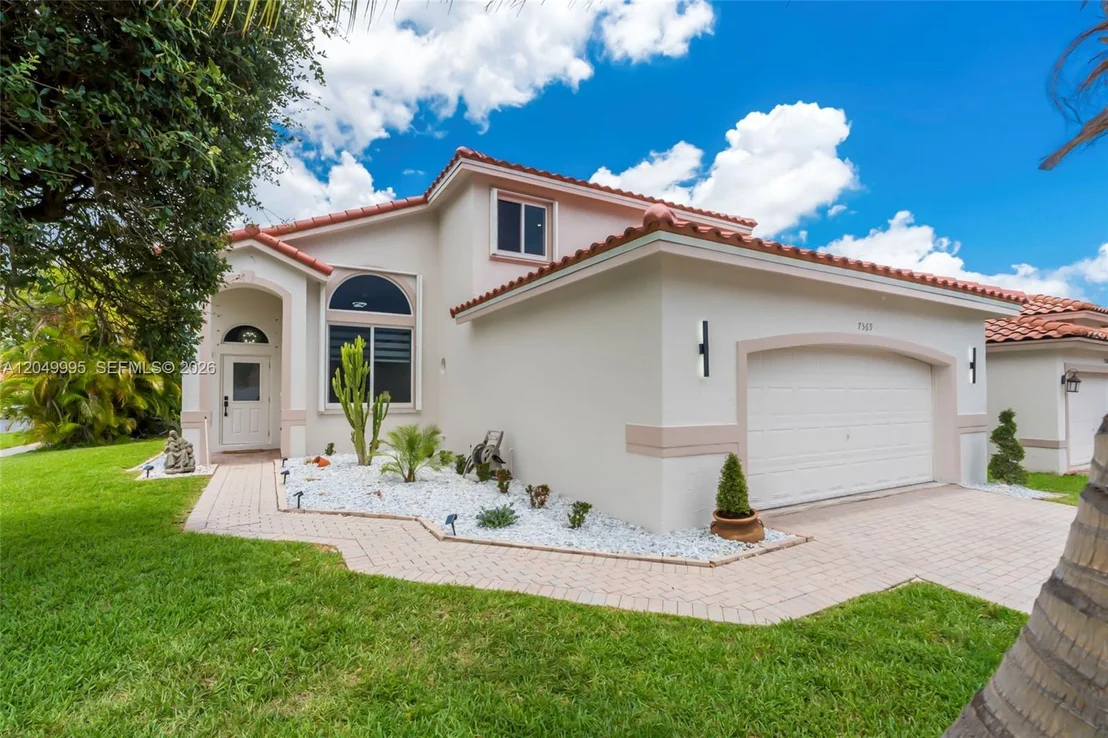 Photo of 7569 Parkside Ln