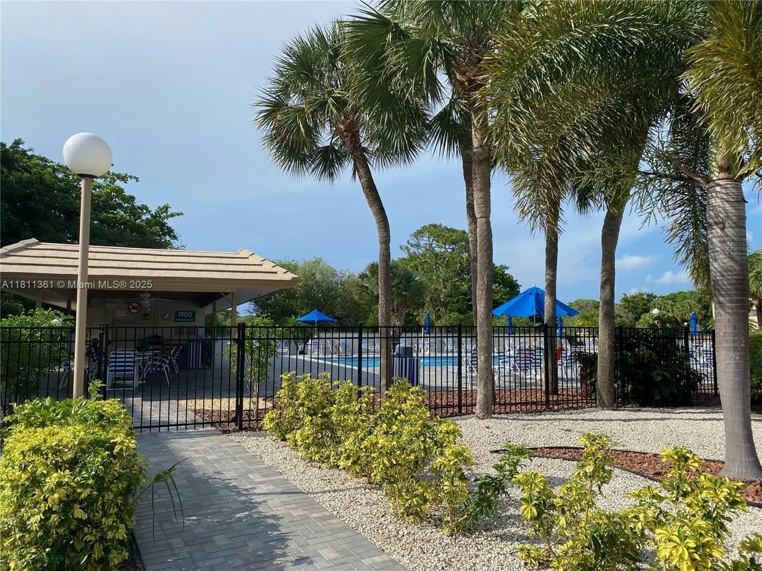 Photo of Unit G3 at 1902 Bermuda Cir