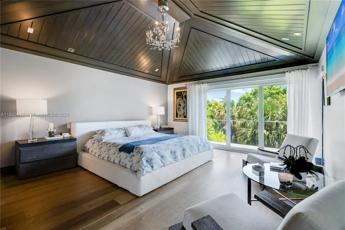 Photo of 545 SABAL PALM