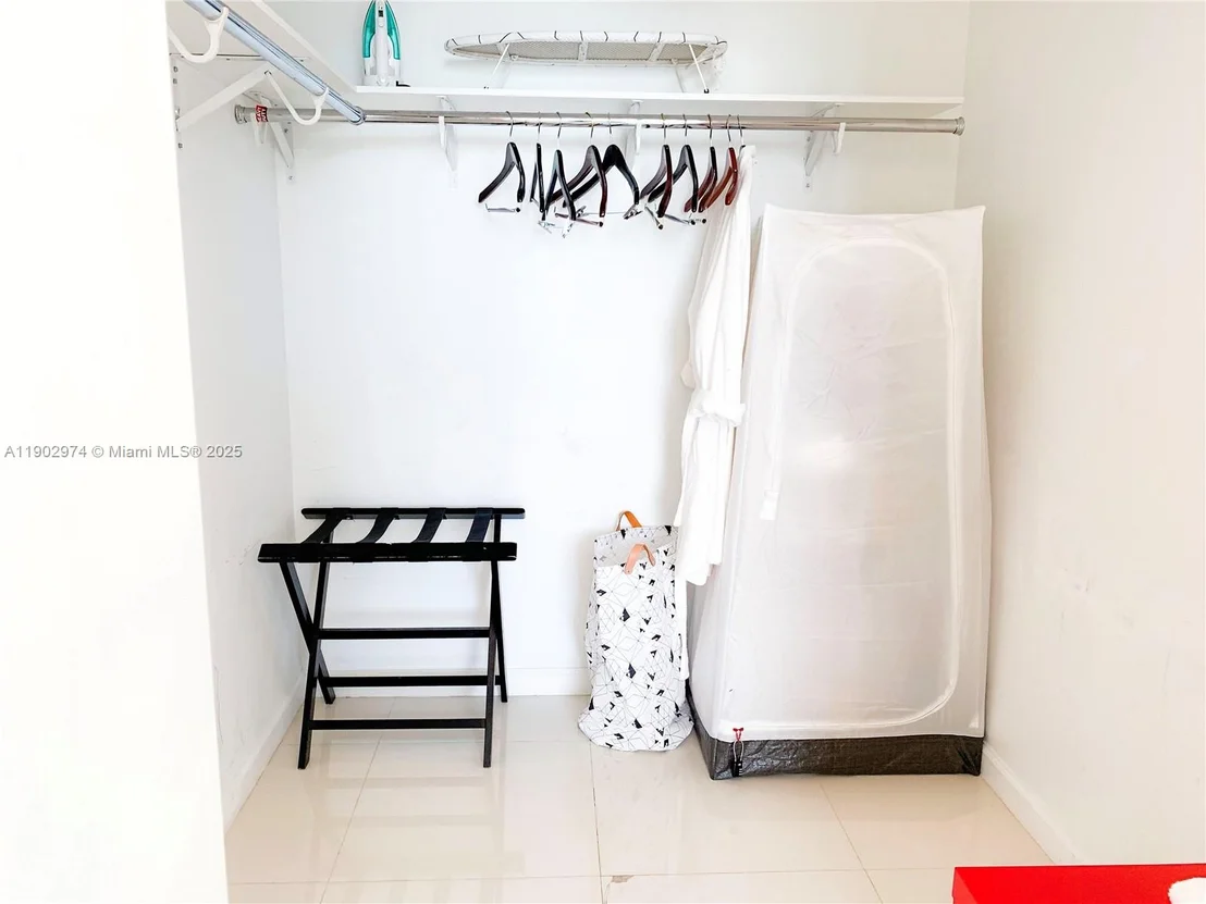 Photo of Unit 4305 at 