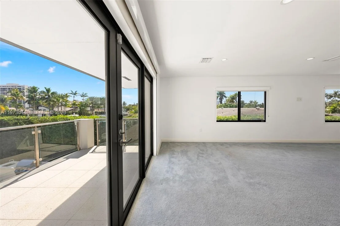 Photo of 501 Hibiscus Dr