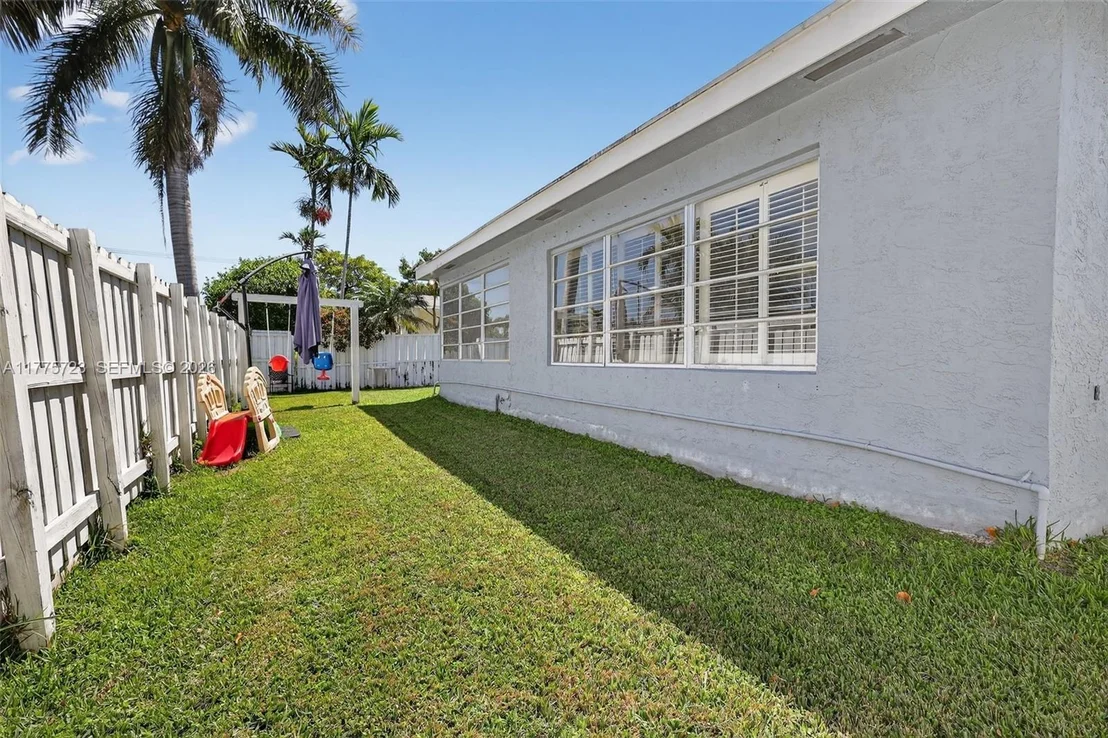 Photo of 217 SE 5th St