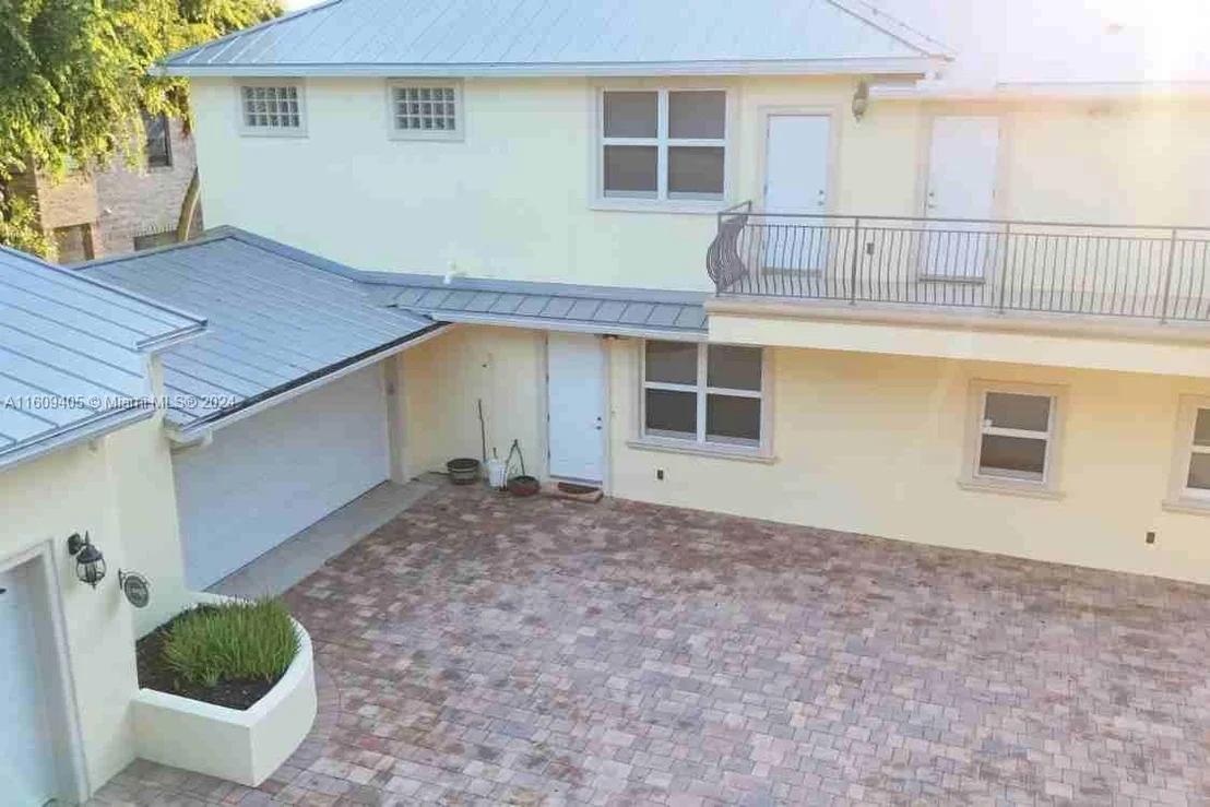 Photo of 1613 N Indian River Drive