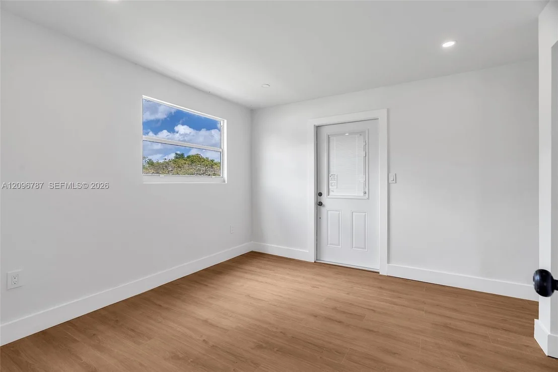 Photo of 1046 Jann Ave