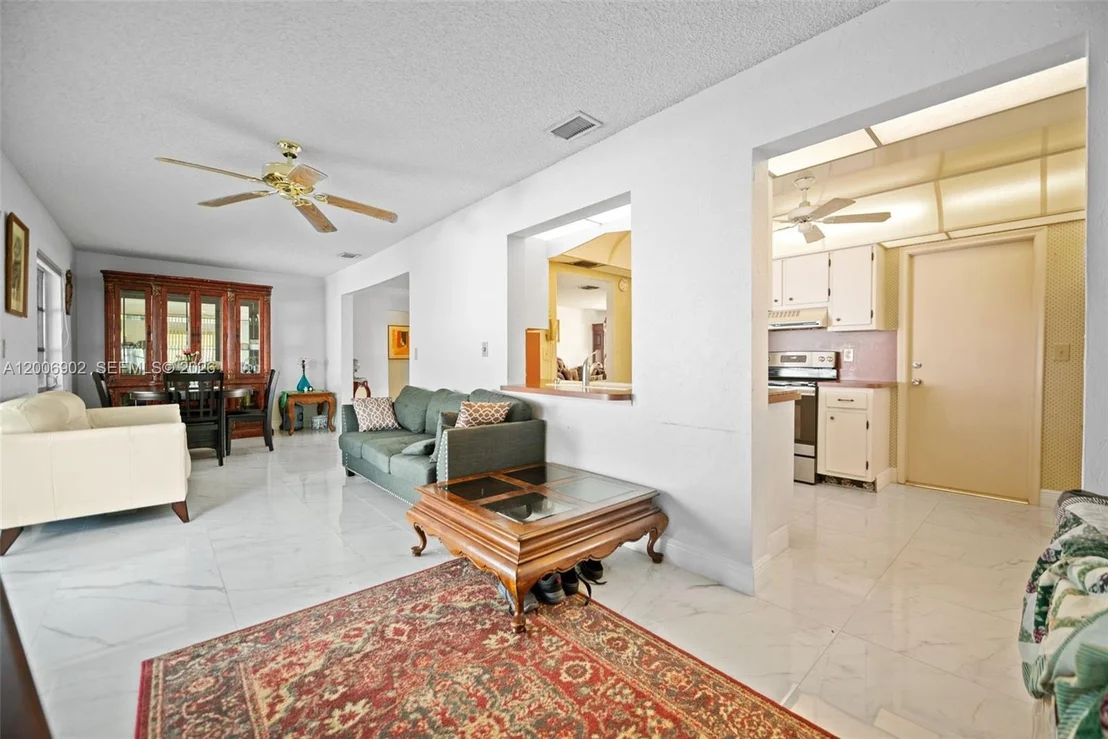 Photo of 2103 SW 20th Cir