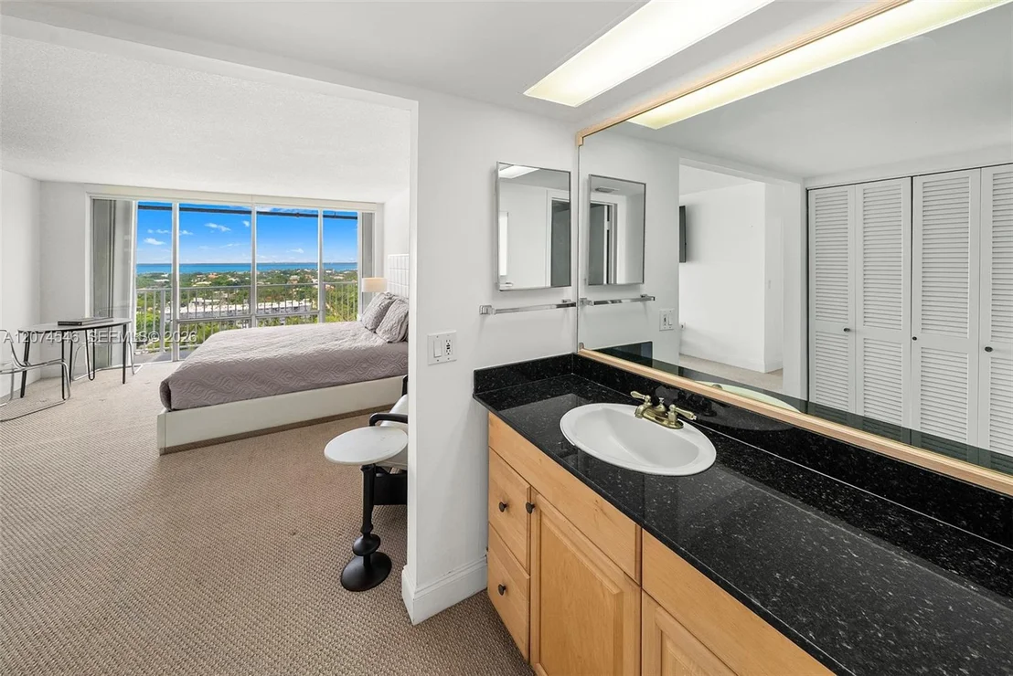 Photo of Unit 16F at 881 Ocean Dr