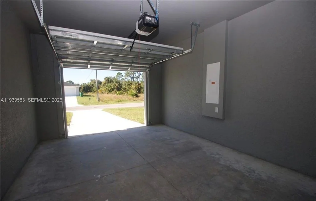 Photo of 1048 Jay Ct