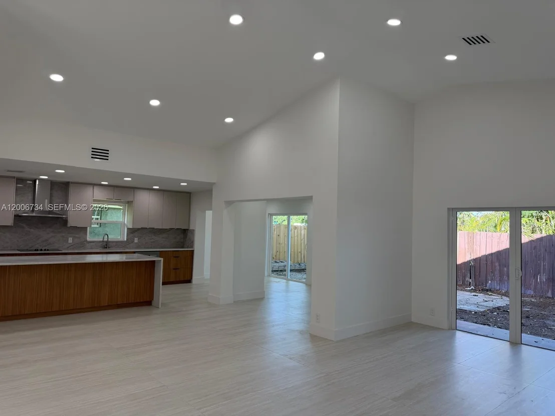 Photo of 7917 Chula Vista Cres