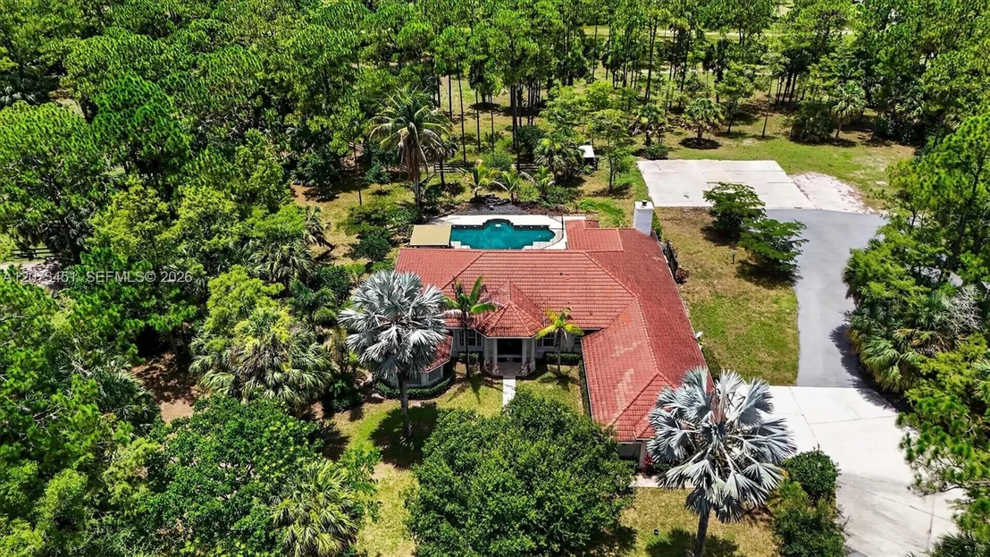 Photo of 1215 Stallion Dr