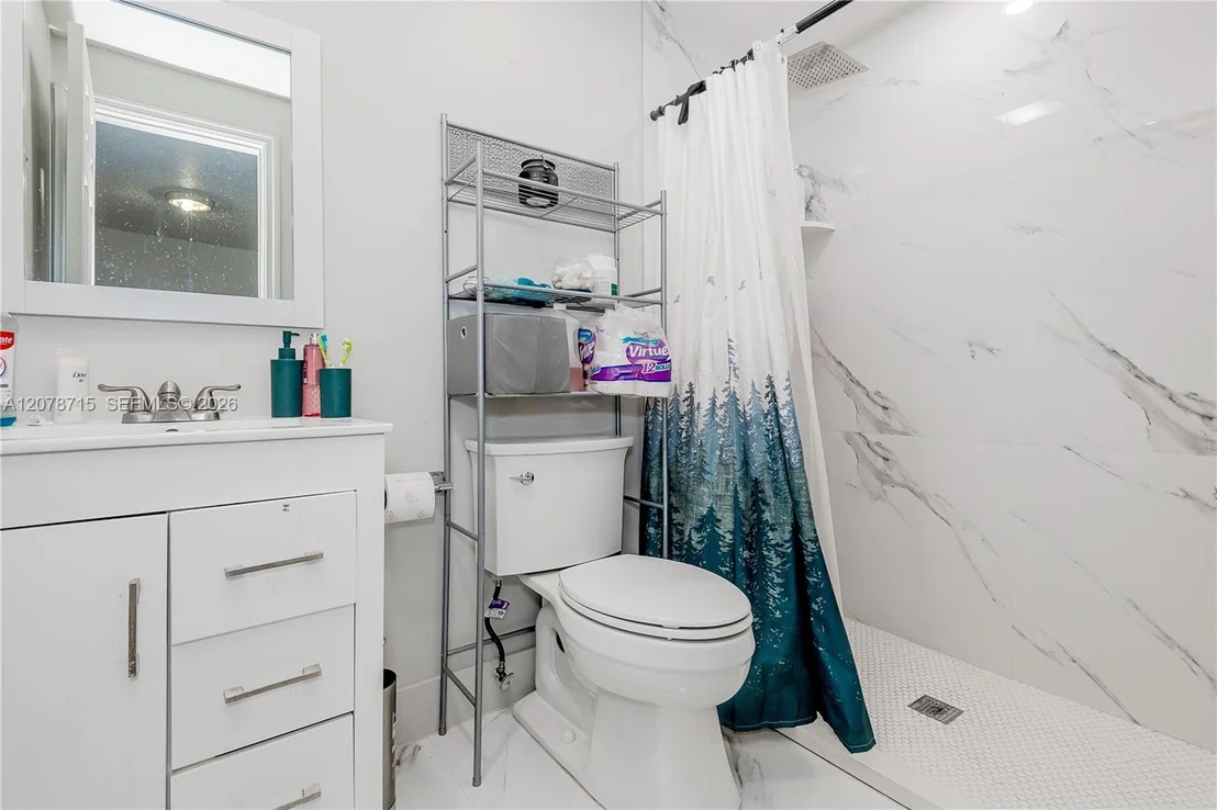 Photo of 359 W 35th St