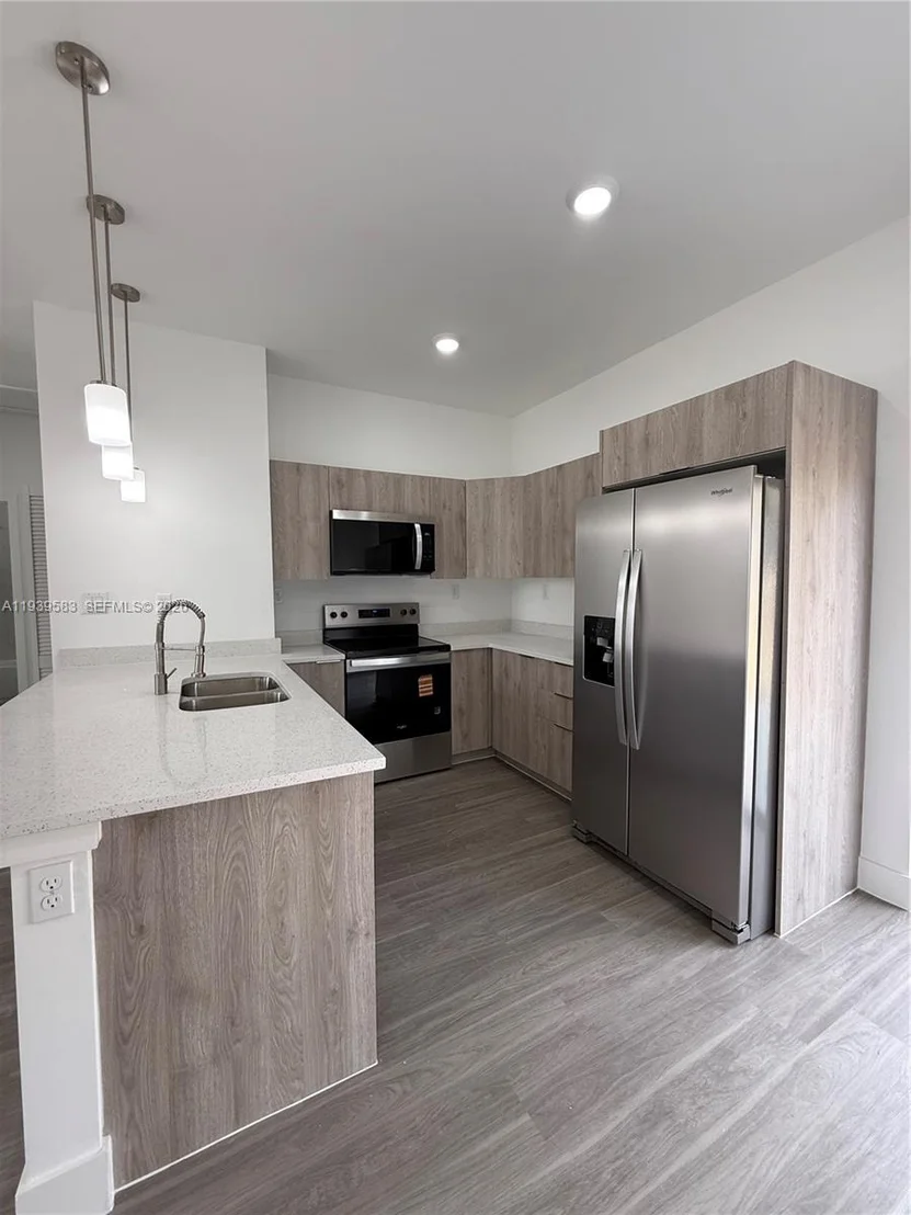Photo of 1048 Jay Ct