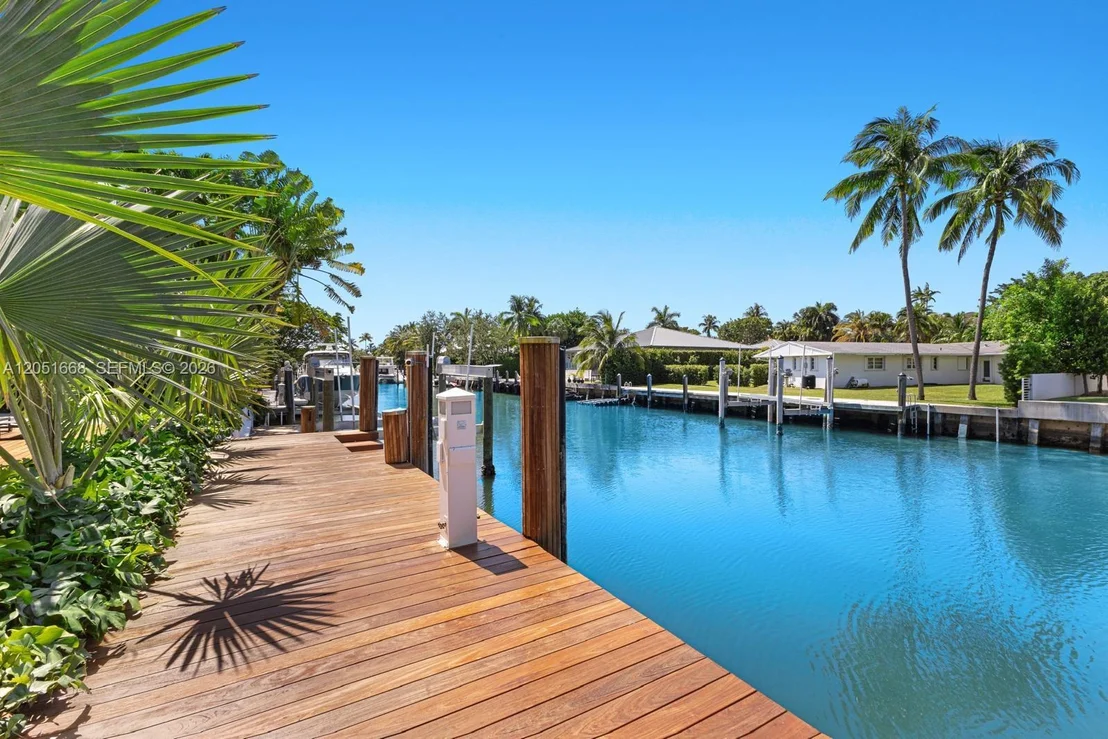 Photo of 161 Cape Florida Drive