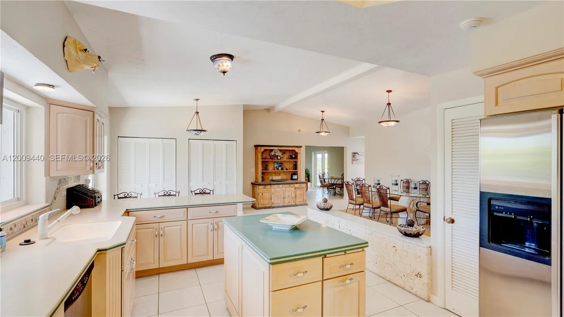 Photo of 1101 Mastic Street
