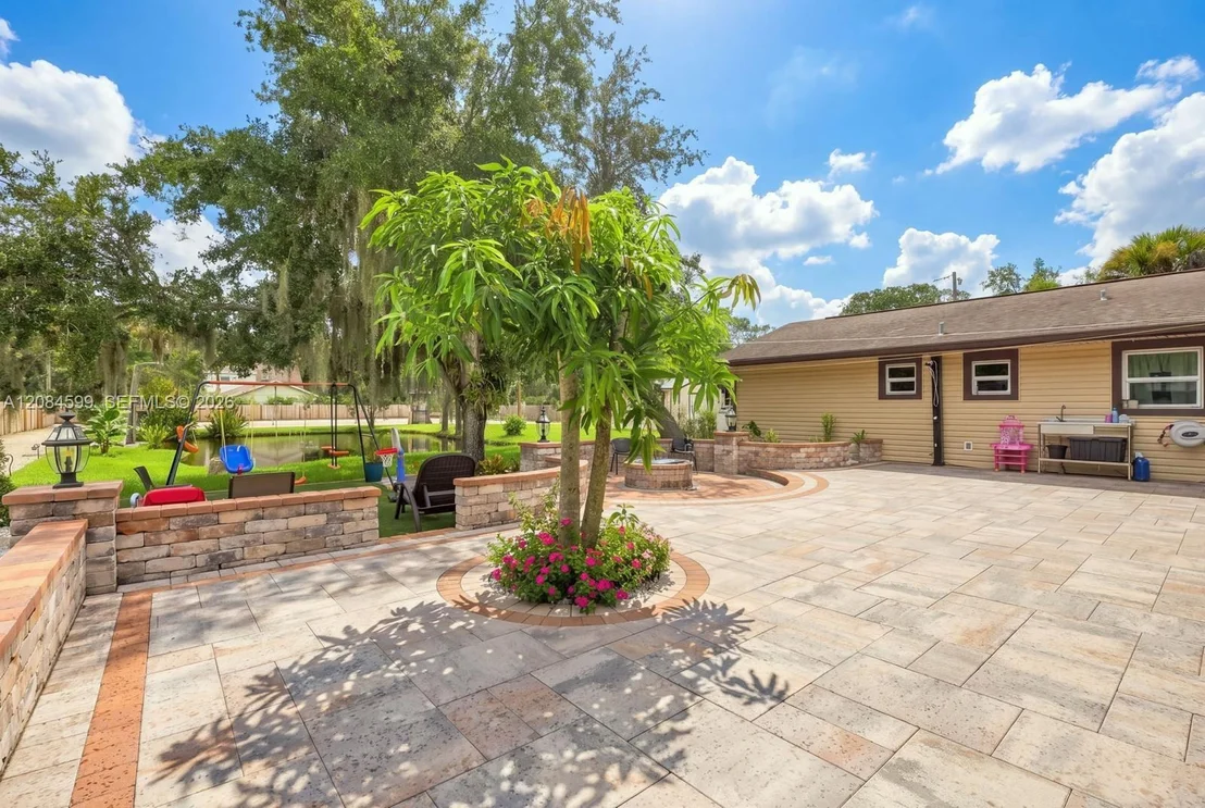 Photo of 1575 HARLOCK RD