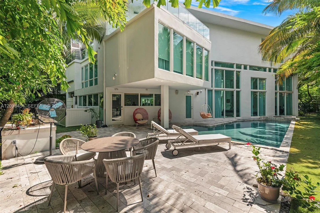 Photo of 480 Ocean Blvd