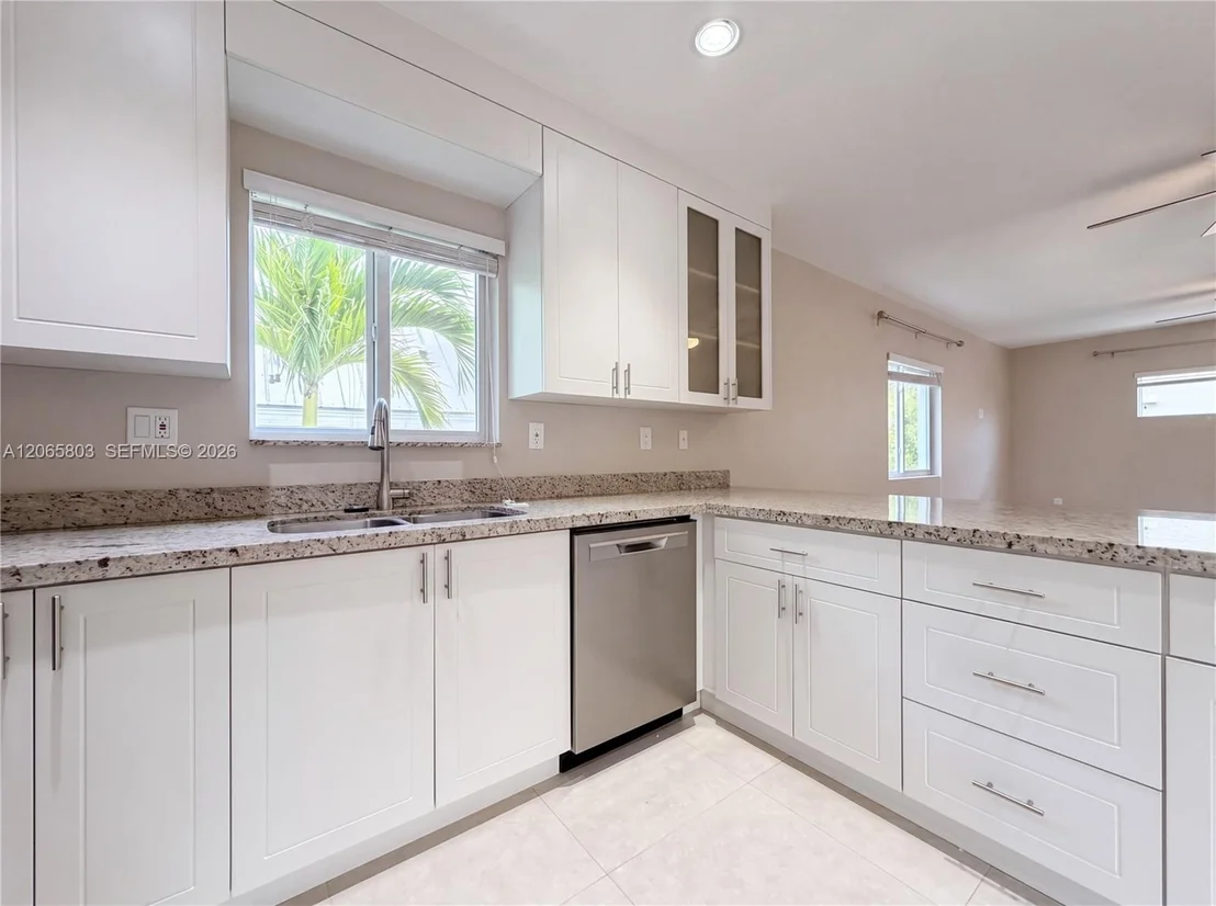 Photo of 17 Lakeview Dr