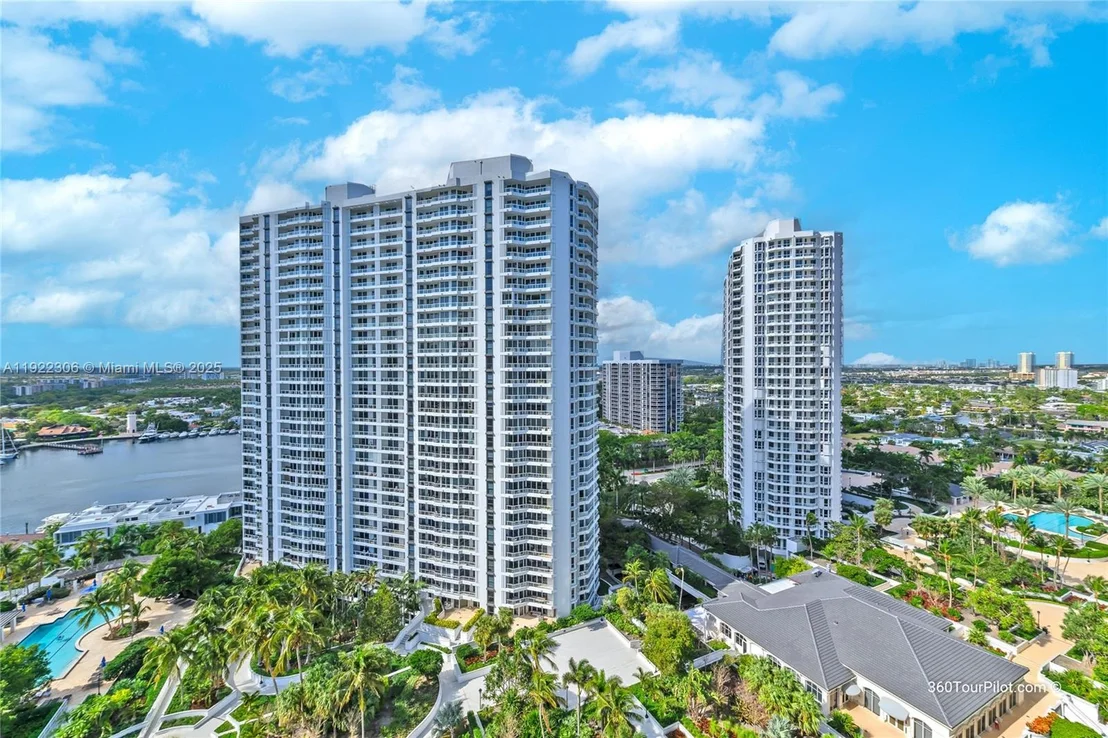 Photo of Unit 2001 at 21050 Point Pl