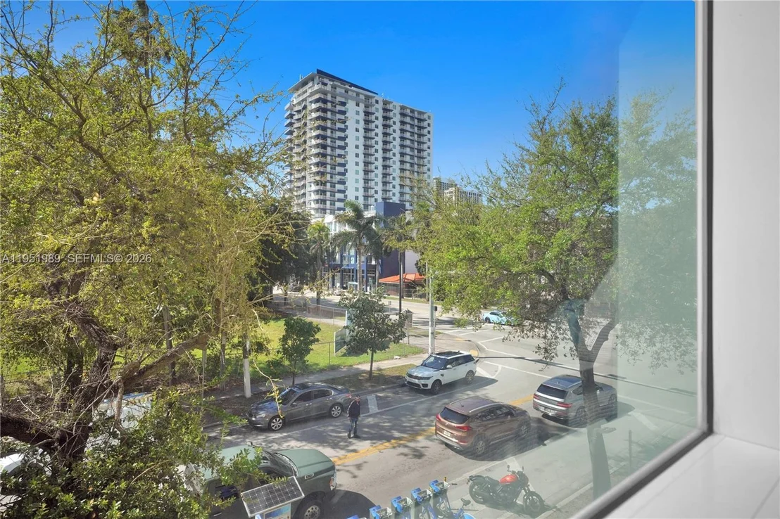 Photo of Unit 3213 at 2001 Biscayne Blvd