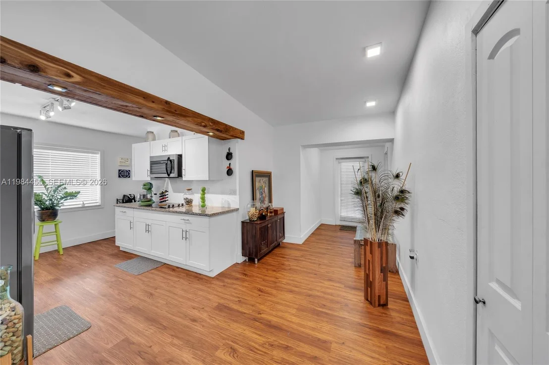 Photo of 213 W 20th St