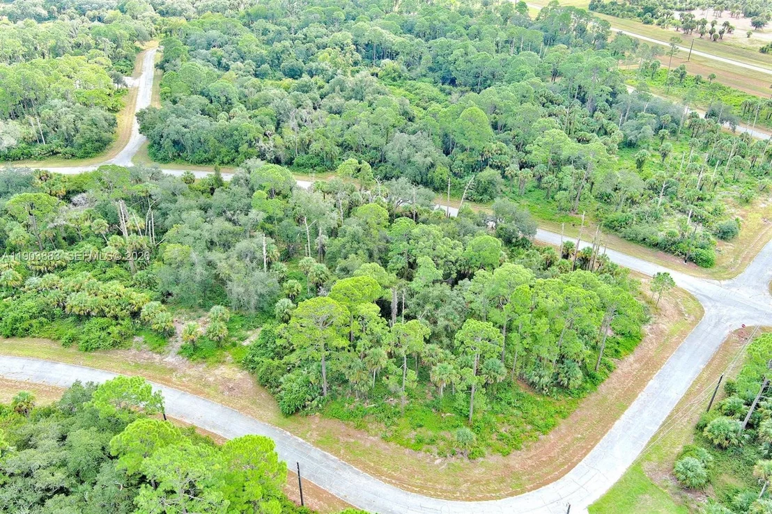 Photo of 232 SPARKLE DR