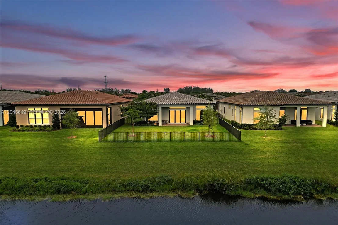 Photo of 8147 Juniper Dr