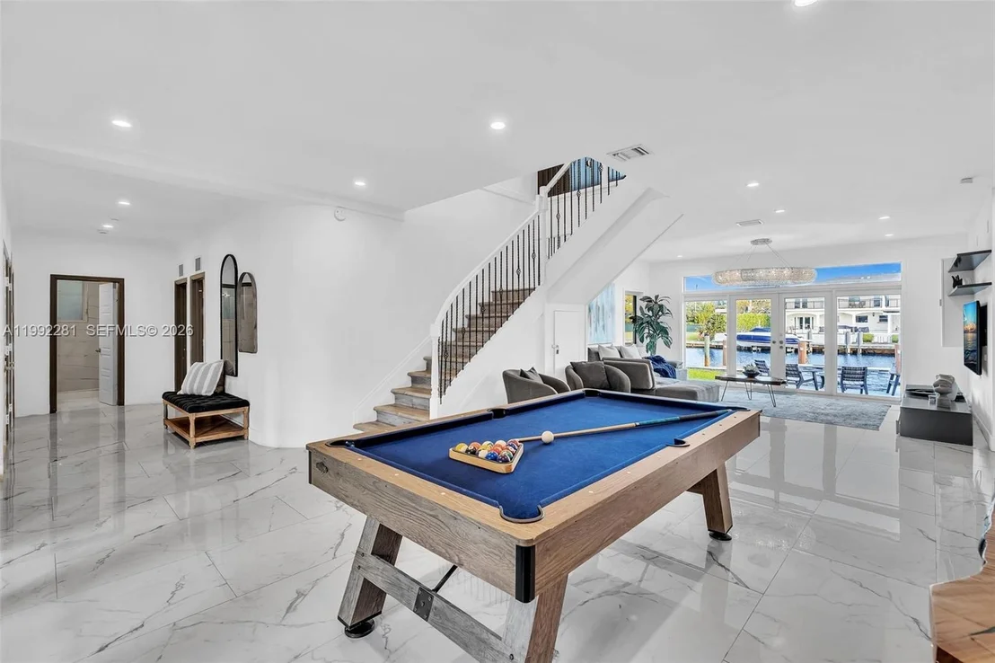 Photo of 472 Sunset Dr