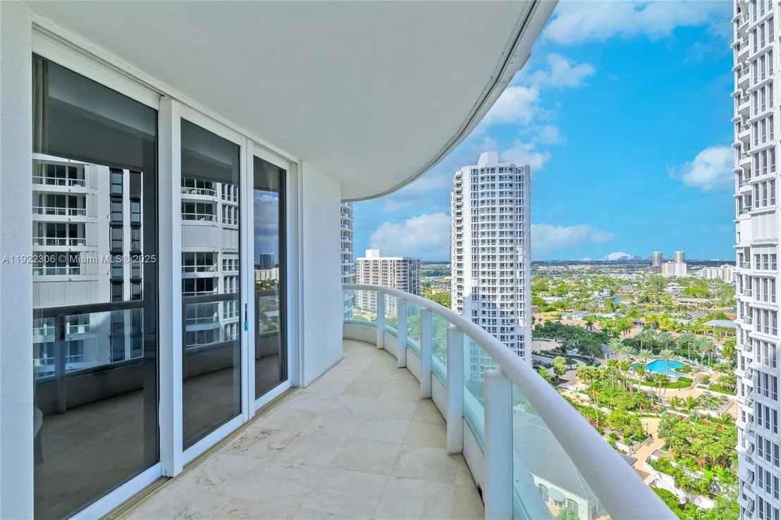 Photo of Unit 2001 at 21050 Point Pl