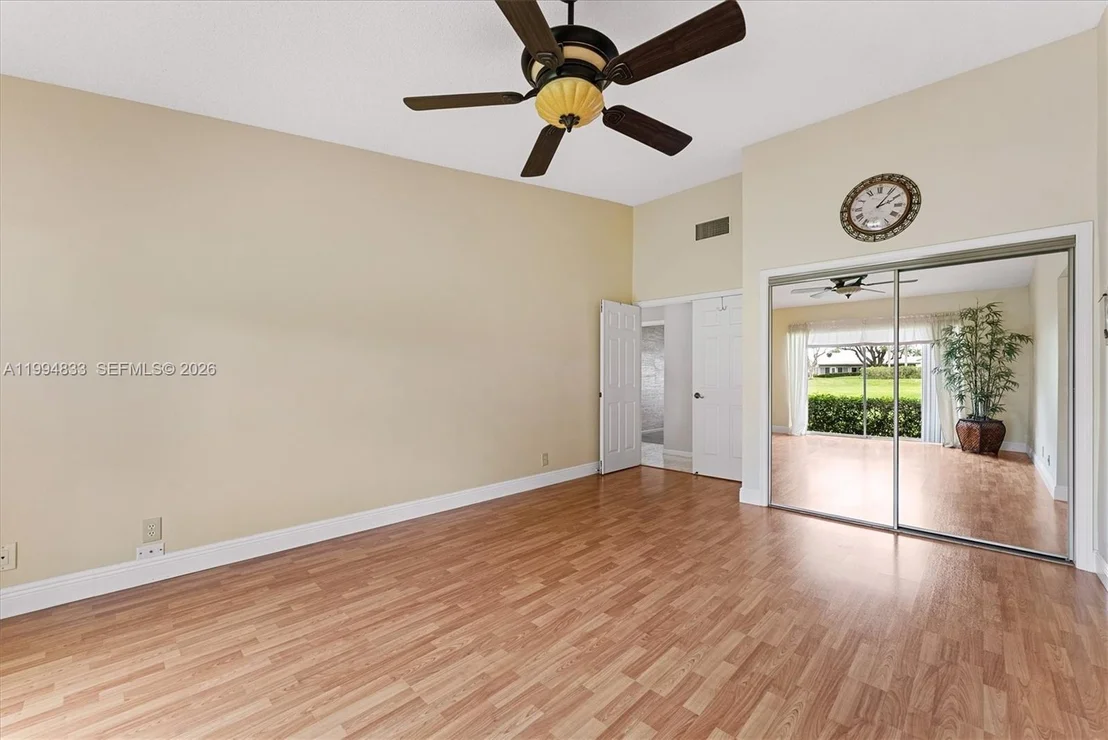 Photo of 5669 Pinecrest Cir