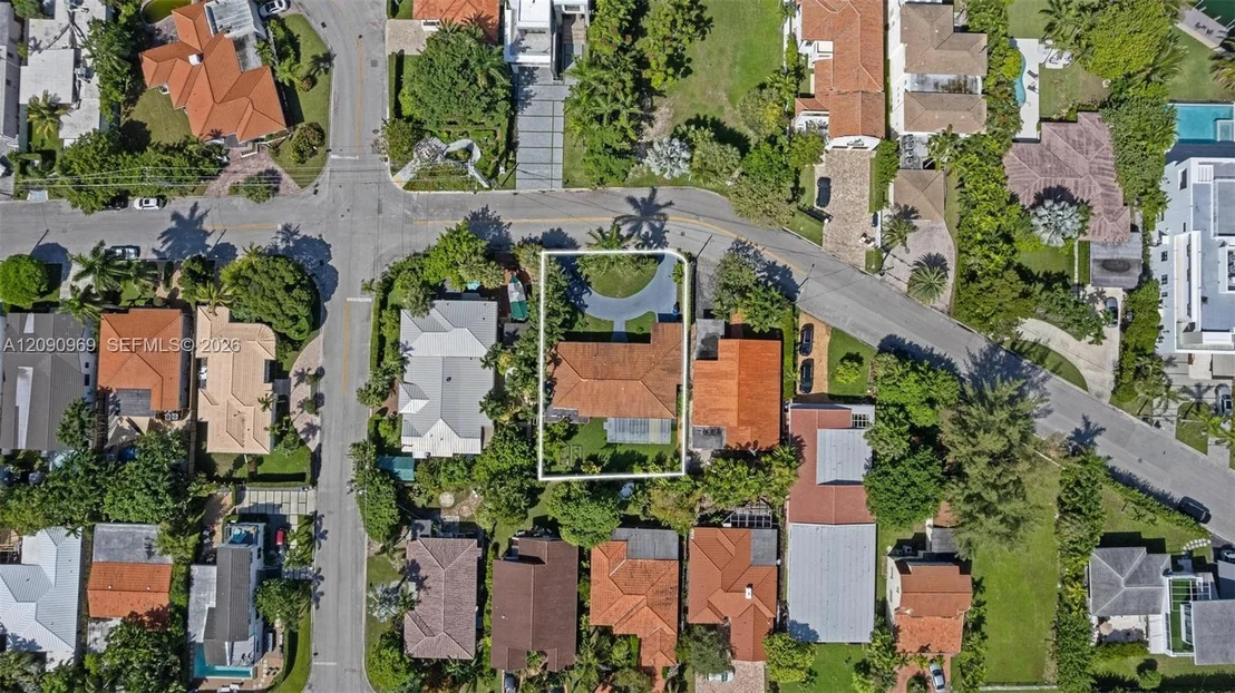 Photo of 9217 Bay Dr