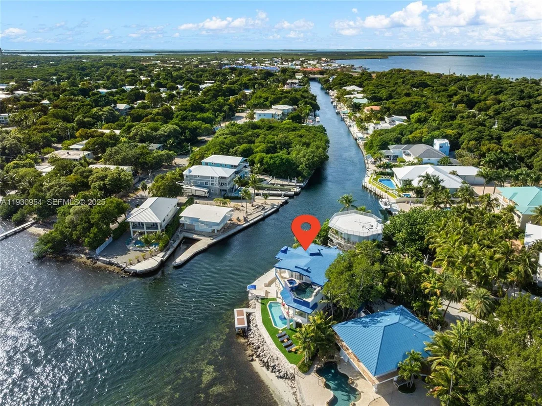 Photo of 180 Pompano Dr