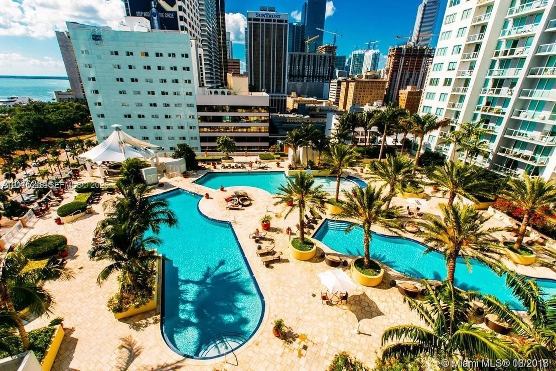 Photo of Unit 1707 at 244 Biscayne Blvd