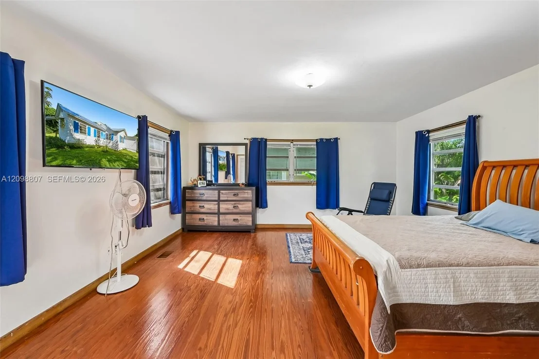 Photo of 3039 Sunrise Boulevard