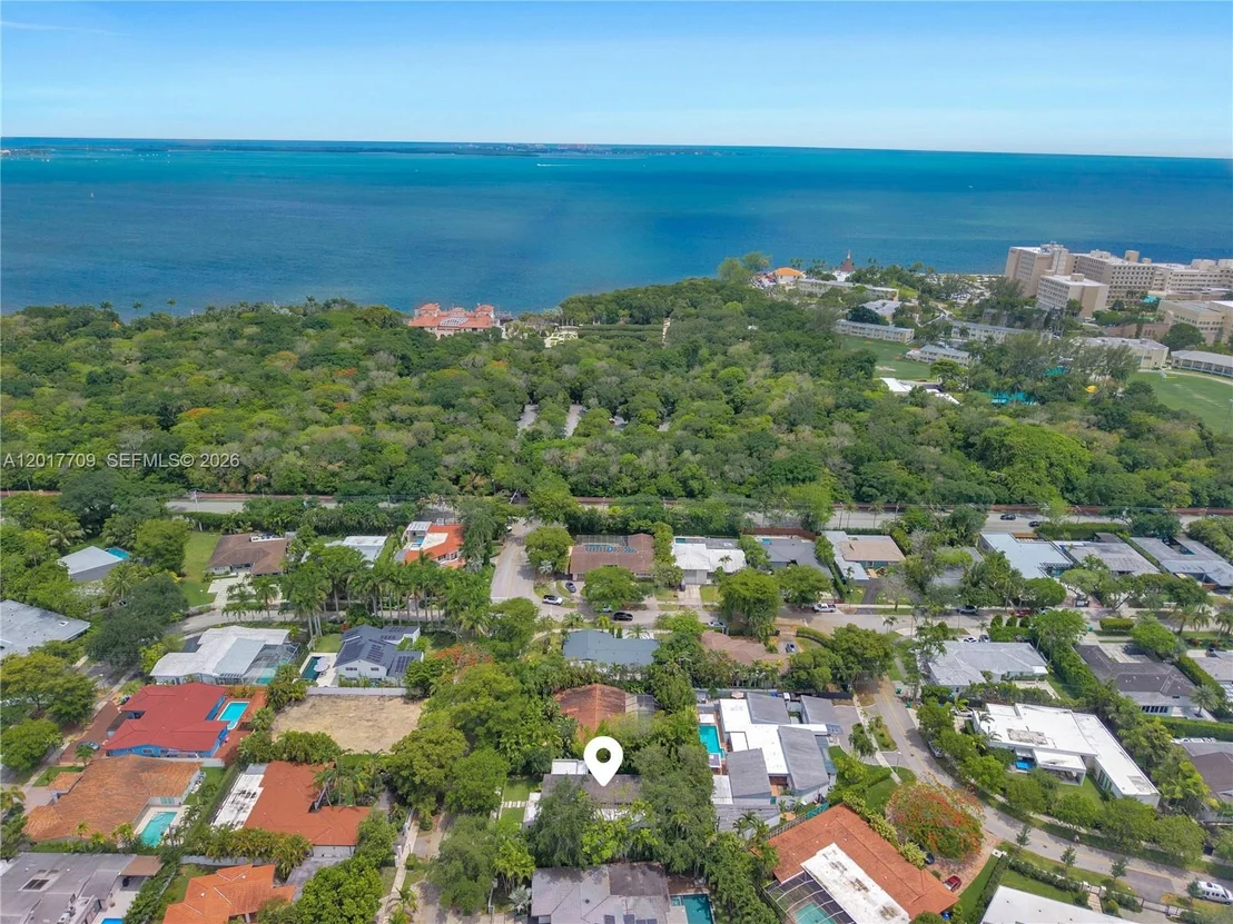 Photo of 10 Samana Dr