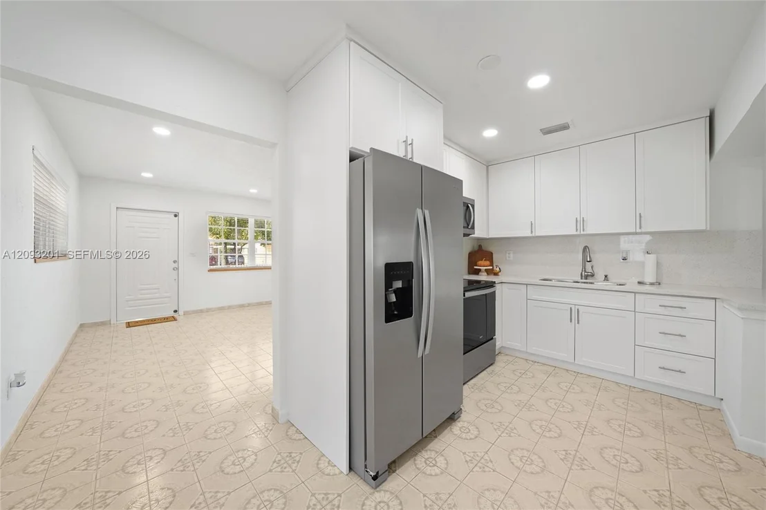 Photo of 1250 W 34th St
