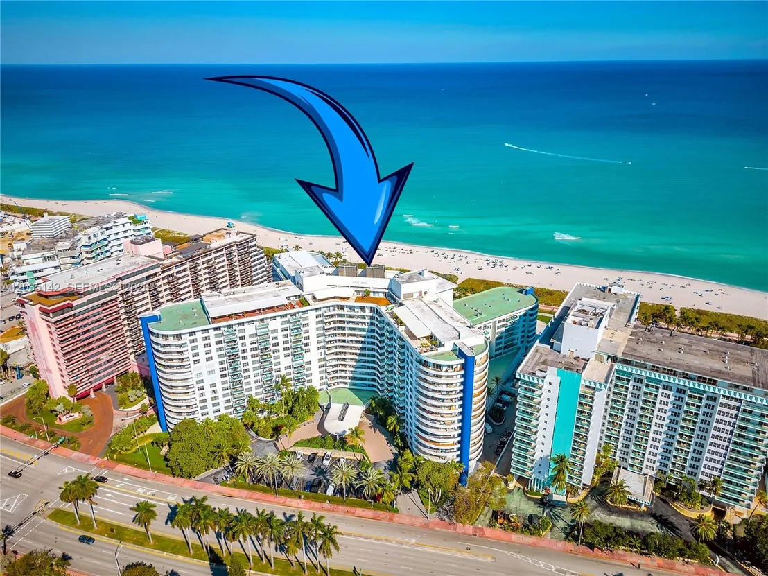Photo of Unit 310 at 5161 Collins Ave